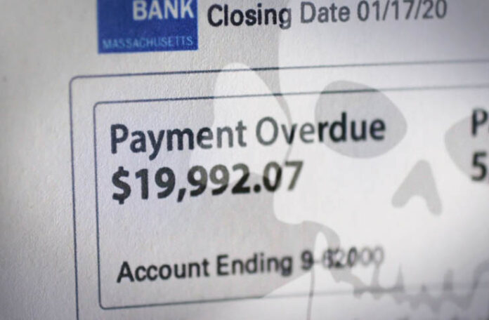 Digital banking screen showing large overdue payment, a potential consequence of pirate services